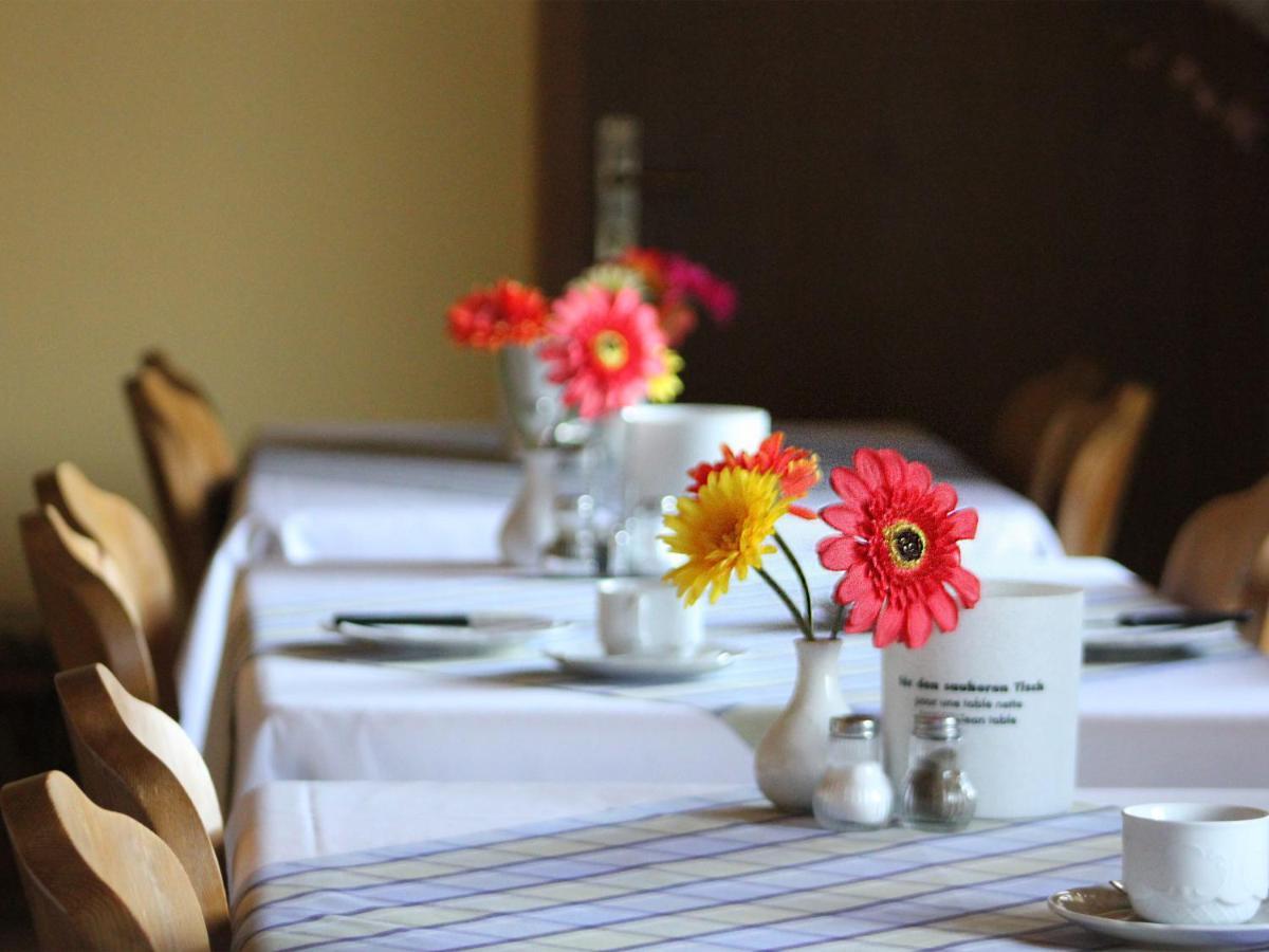 Pension Zum Krug, Messe Muenchen Hergolding Экстерьер фото