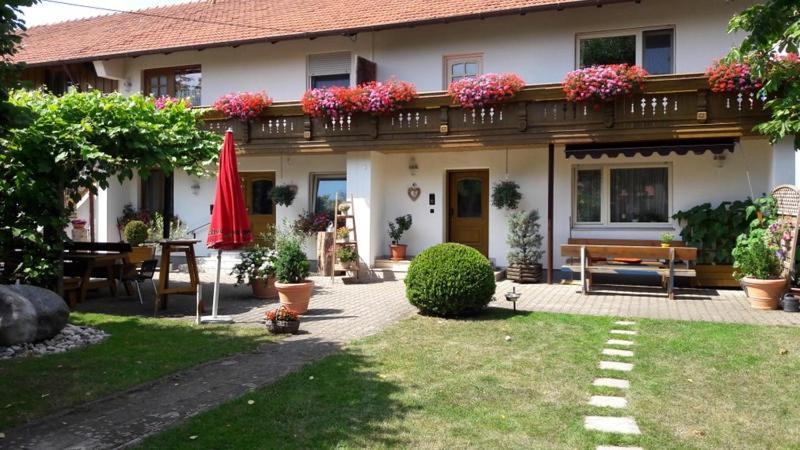 Pension Zum Krug, Messe Muenchen Hergolding Экстерьер фото
