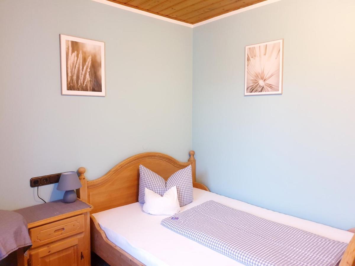 Pension Zum Krug, Messe Muenchen Hergolding Экстерьер фото