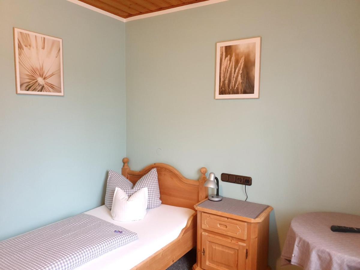 Pension Zum Krug, Messe Muenchen Hergolding Экстерьер фото